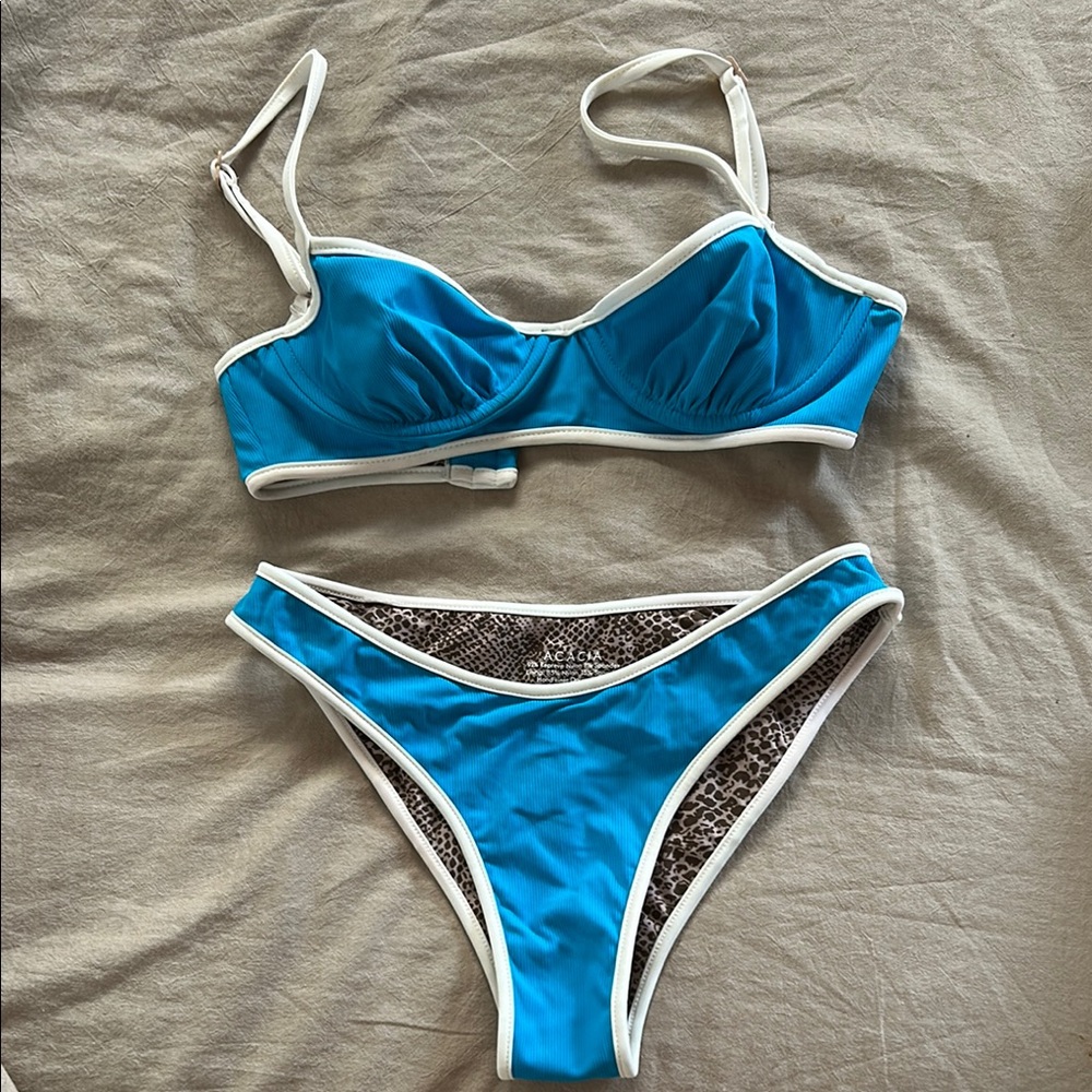 Hold ❌ACACIA X Free People Piped Bikini Med
